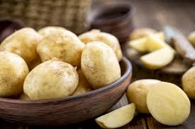أطعمة لا يجب تناولها مع البطاطس لتجنب عسر الهضم والانتفاخ